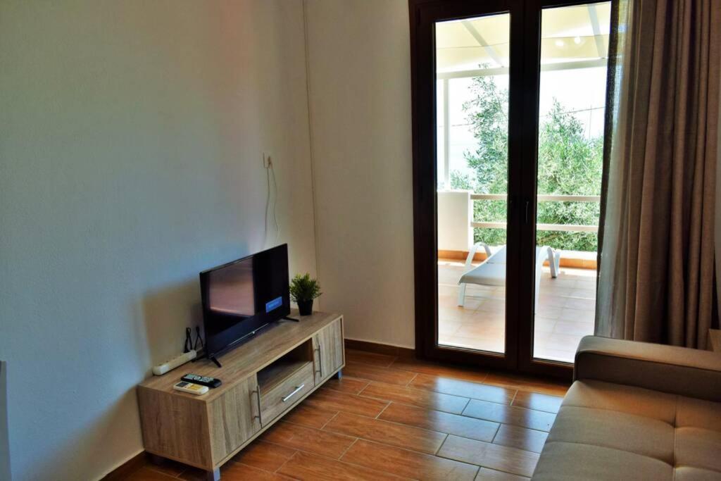 Meltemi Appartment Patitírion Buitenkant foto